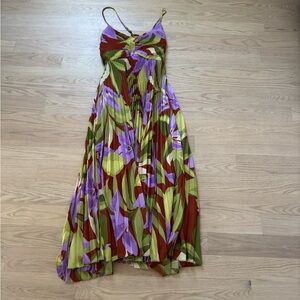 NWOT Astr Blythe Pleated Floral Midi Dress